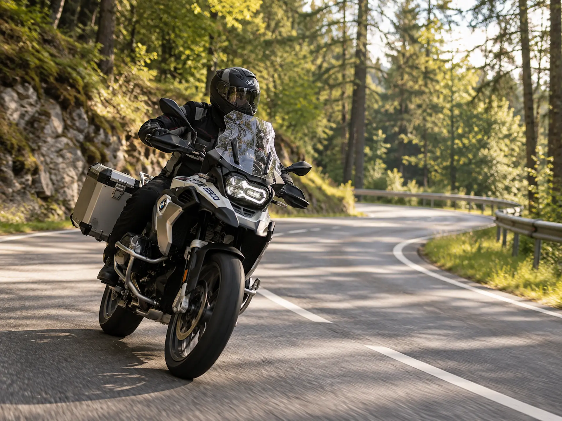 Motorrad cruisen in den Dolomiten